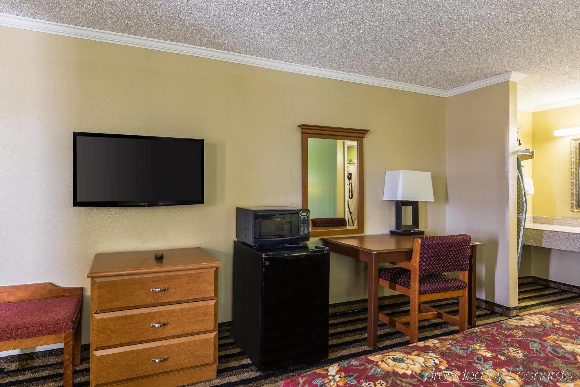 Rodeway Inn Alexandria Eksteriør bilde